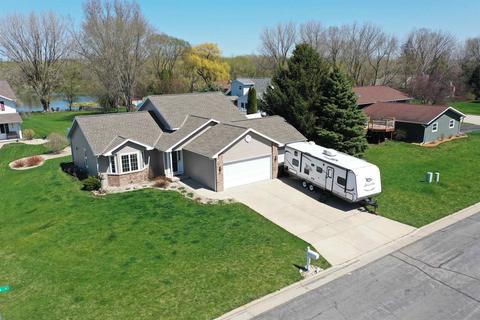 506 Lynnbrook Dr, Deforest, WI 53532