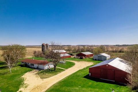 17427 W Douglas Rd, Brodhead, WI 53520