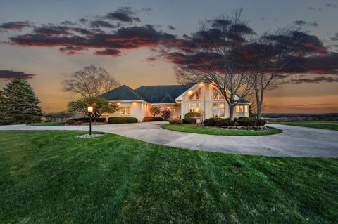 5695 Whalen Rd, Fitchburg, WI 53575