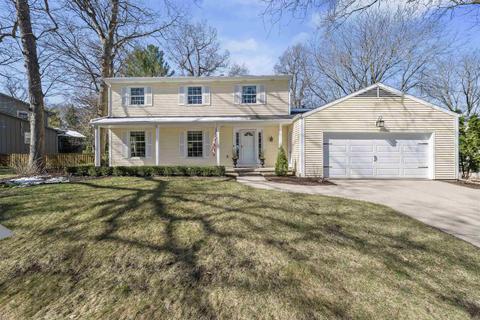 418 Walnut Grove Dr, Madison, WI 53717