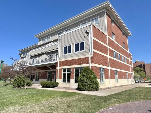 604 Pleasant St #370, Beloit, WI 53511