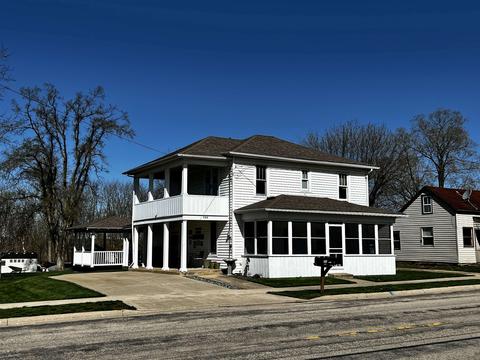 304 N State St, Argyle, WI 53504
