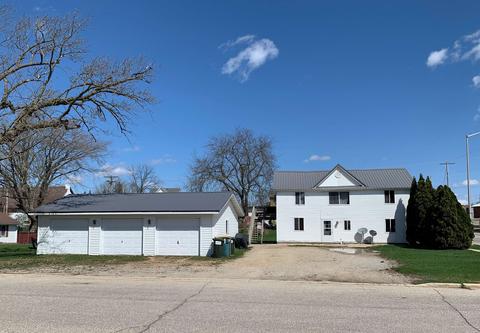 120 W Ann St, Kingston, WI 53939