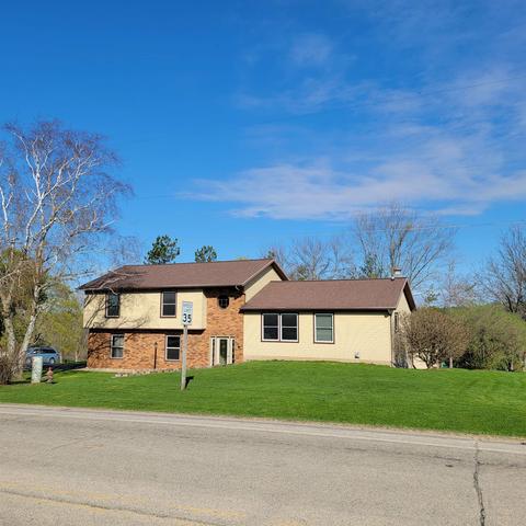 1606 Fayette Rd, Darlington, WI 53530
