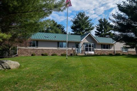930 Glen Ln, Wisconsin Dells, WI 53965