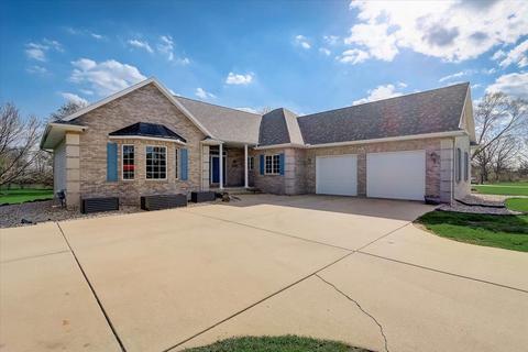 w8365 Bedrock Drive, Portage, WI 53901