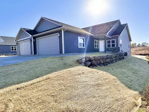 397 Isham St, Stoughton, WI 53589