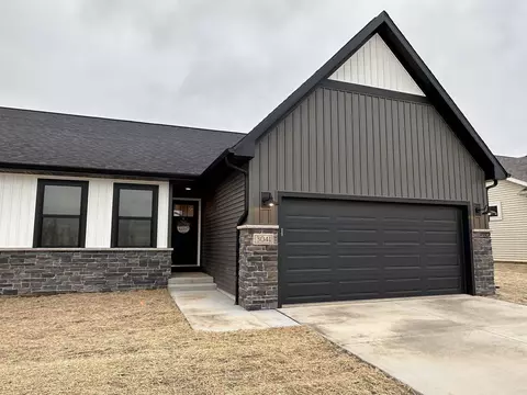3041 Velkommen Way #RT, Stoughton, WI 53589