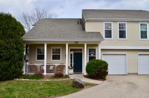 2997 S Holborn Cir, Madison, WI 53718