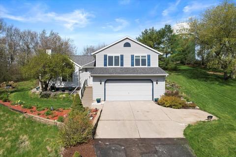 733 Willow Run St, Cottage Grove, WI 53527