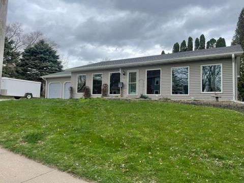 111 W Linden St, Lancaster, WI 53813