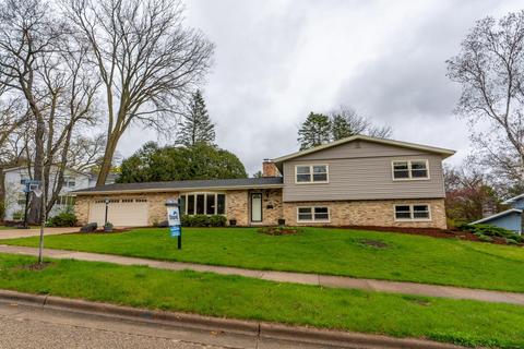 205 Ozark Trl, Madison, WI 53705