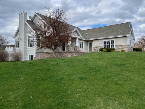 1365 Connemara Ln, Oregon, WI 53575