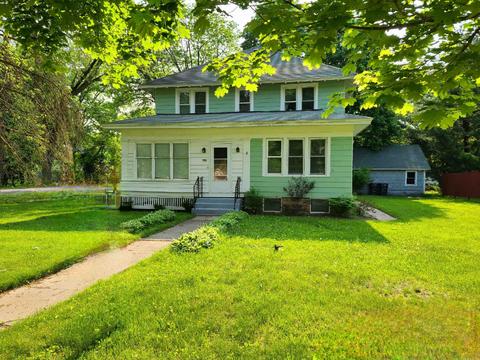706 S Main St, Westfield, WI 53964