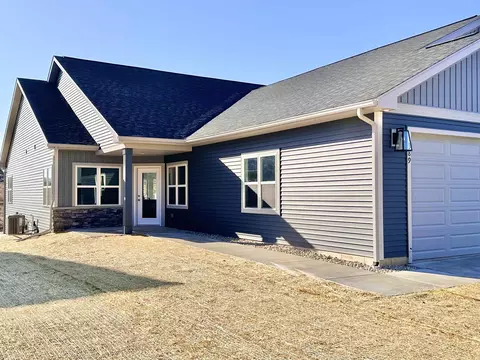 389 Isham St, Stoughton, WI 53589