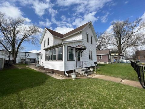117 E Burns St, Portage, WI 53901