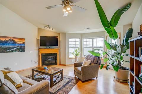 3134 Dorchester Way #4, Madison, WI 53719