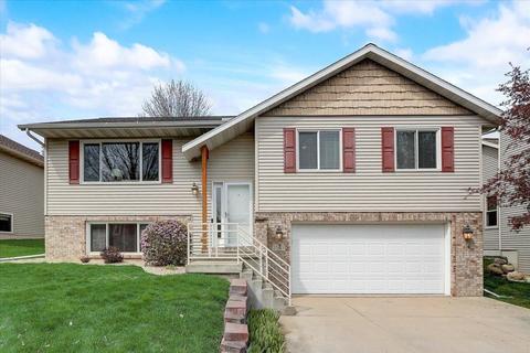 3140 Collingwood Dr, Sun Prairie, WI 53590