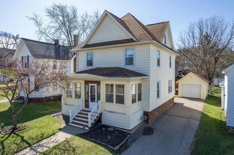 838 E Main St, Reedsburg, WI 53959