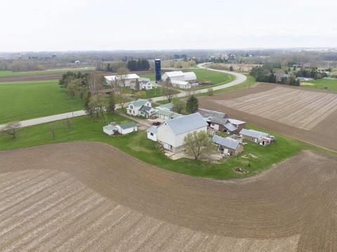 n7254 County Road F, Oconomowoc, WI 53066