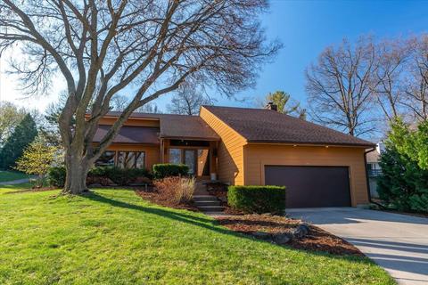 25 Southwick Cir, Madison, WI 53717