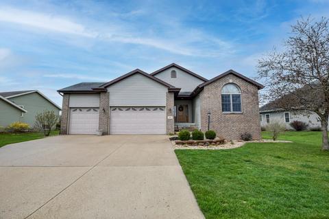 405 Coyle Pkwy, Cottage Grove, WI 53527