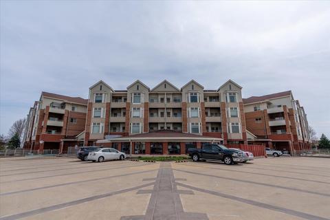 301 Harbour Town Dr #406, Madison, WI 53717