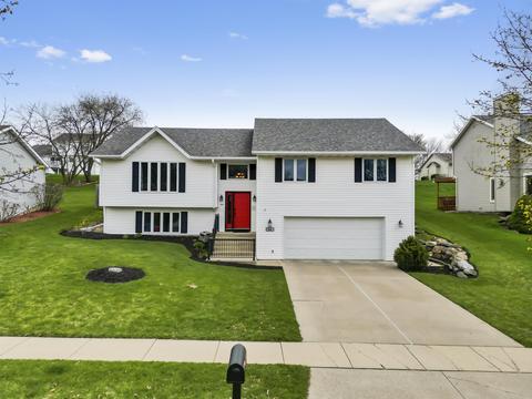 629 S 1st St, Mount Horeb, WI 53572