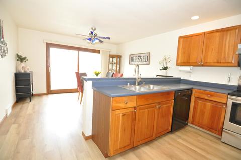 3431 S Stone Creek Cir, Madison, WI 53719