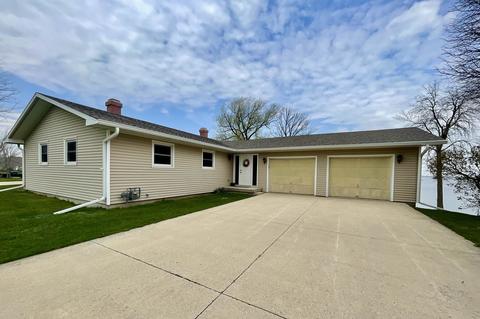 836 Audrey Dr, Beaver Dam, WI 53916