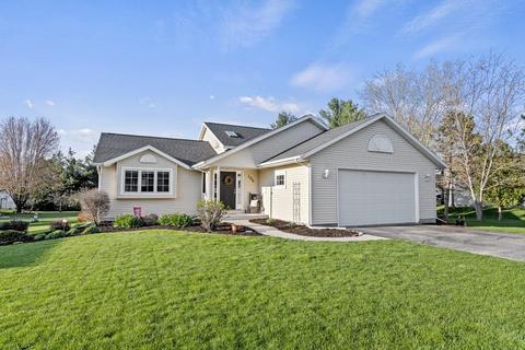 106 W Meadows Dr, Edgerton, WI 53534