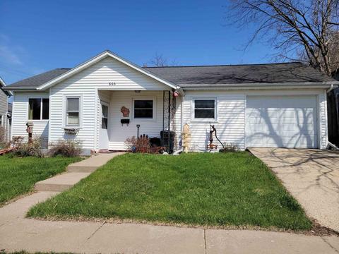 665 Sickle St, Platteville, WI 53818