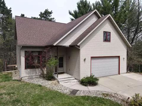 25 Sweet Briar Dr, Wisconsin Dells, WI 53965