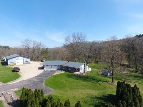 59557 Old Highway 60, Prairie Du Chien, WI 53821