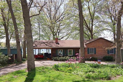 8806 N Dix Dr, Milton, WI 53563