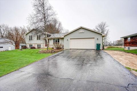 6717 Prairie View Dr, Sun Prairie, WI 53590