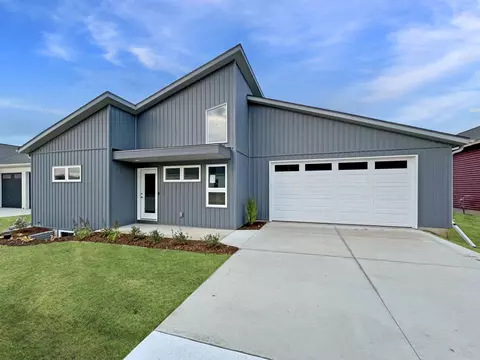 103 Lupine Ave, Poynette, WI 53955