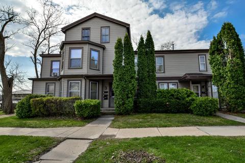 126 1st St, Baraboo, WI 53913