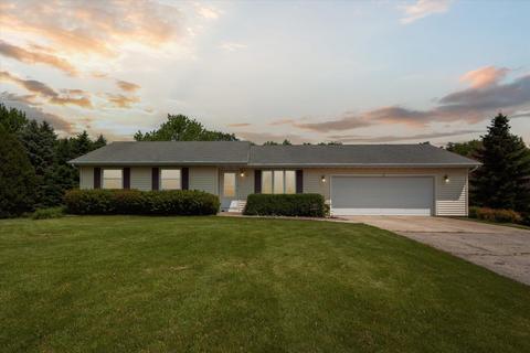 6332 W Burrwood Dr, Janesville, WI 53548