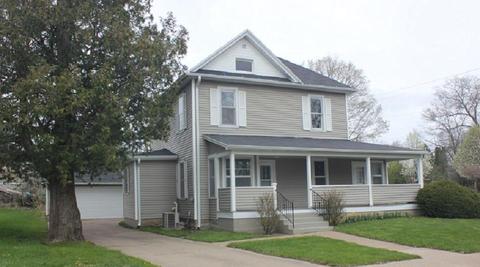 410 N 2nd St, Platteville, WI 53818