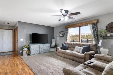 100 Quail Ridge Dr, Barneveld, WI 53507