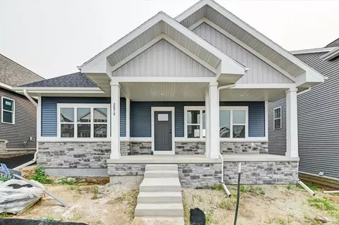 2878 Mizuna Dr, Fitchburg, WI 53711
