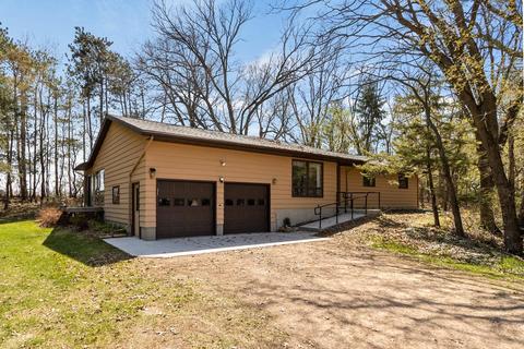 w2423 Palmer Road, Fall River, WI 53932