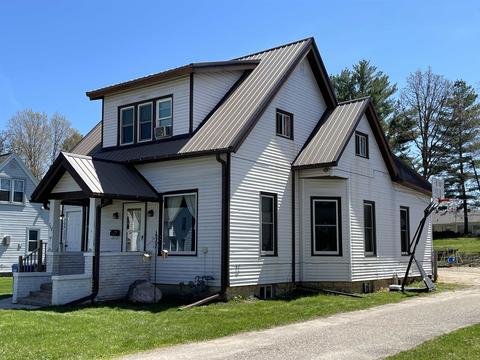 706 Mound St, Baraboo, WI 53913