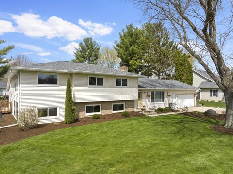 308 Fairway Dr, Columbus, WI 53925