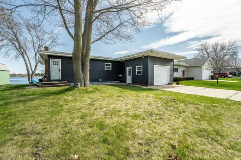 1326 Lakeview Dr, Tomah, WI 54660
