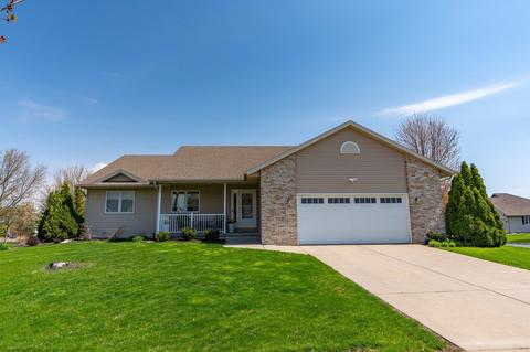 700 Stonehaven Dr, Sun Prairie, WI 53590