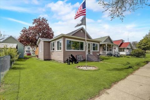 409 6th Ave, Baraboo, WI 53913