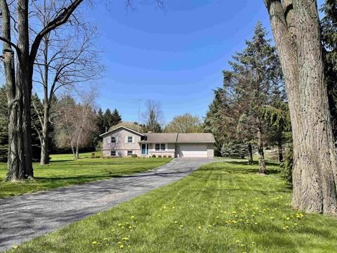 9939 N Clear Lake Rd, Milton, WI 53563