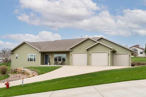 512 Steiner Ct, Mount Horeb, WI 53572